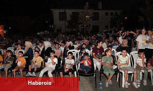 Osmangazi Belediyesi'nin sinema gecelerine ağır ilgi - Haberois Osmangazi Belediyesi'nin sinema gecelerine ağır ilgi