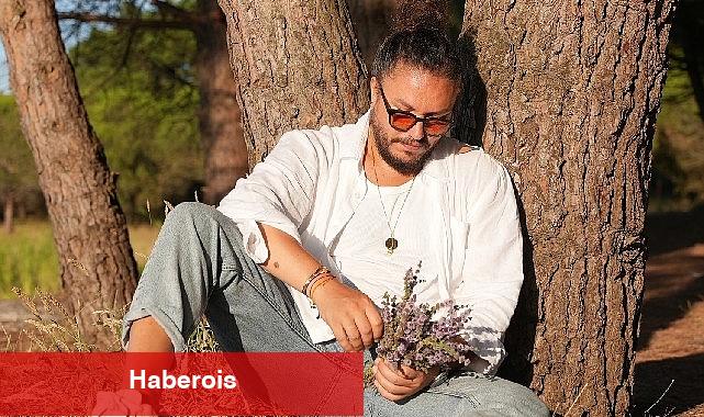 Oyuncu Engin Demircioğlu'ndan Sezen Aksu Coveri 'Yanmışım Sönmüşüm Ben'