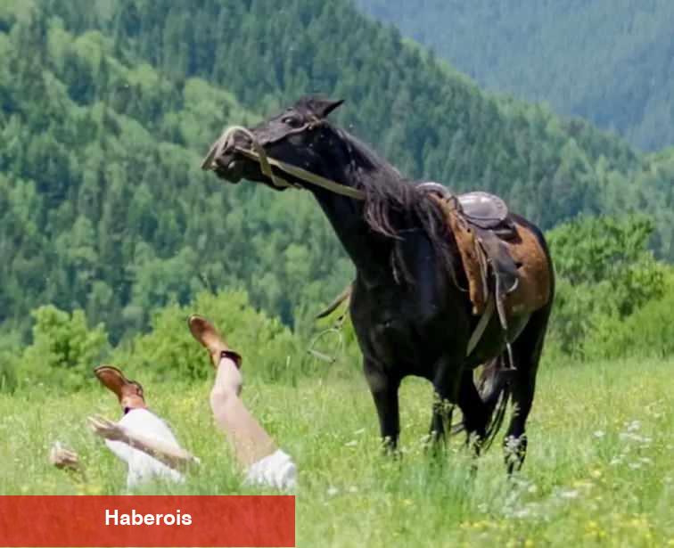 Pınar Yıldız klip çekiminde kabus yaşadı! Apar topar hastaneye kaldırıldı