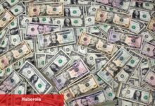 PİYASAYA BAKIŞ-Dolar, gümrük tarifelerindeki huzursuz edici gelişmeler sonrası düştü