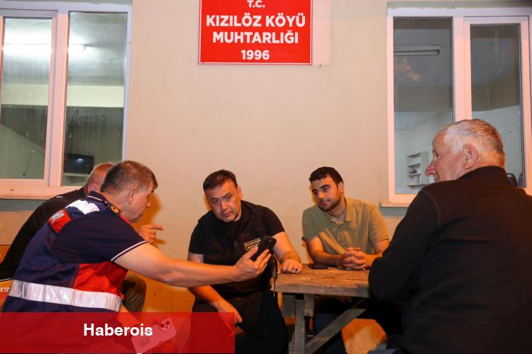 Sakarya'dan Bilecik'e sıçrayan yangın! Bilecik Valisi Sözer yangın bölgesinde - Haberois Sakarya'dan Bilecik'e sıçrayan yangın! Bilecik Valisi Sözer yangın bölgesinde