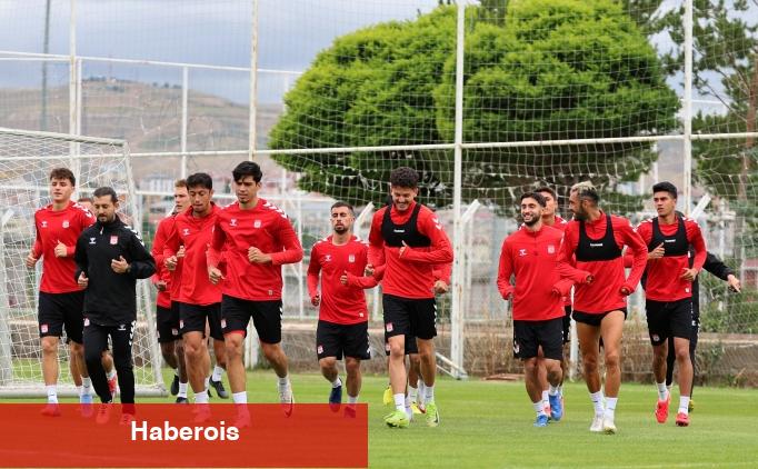 Sivasspor'da yeni dönem hazırlıkları devam ediyor - Haberois Sivasspor'da yeni dönem hazırlıkları devam ediyor