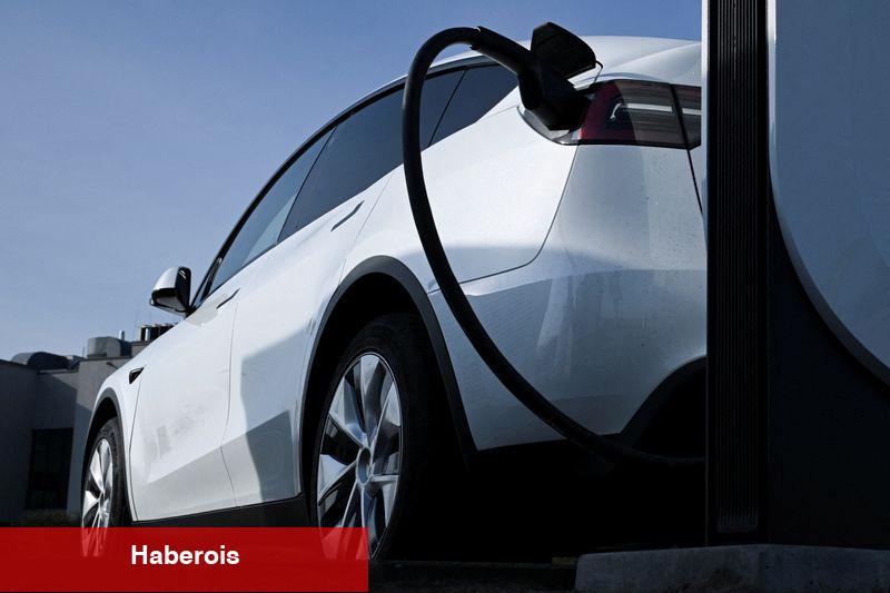 Tesla 2025 sermaye harcaması kestirimini analist beklentilerinin altına düşürdü