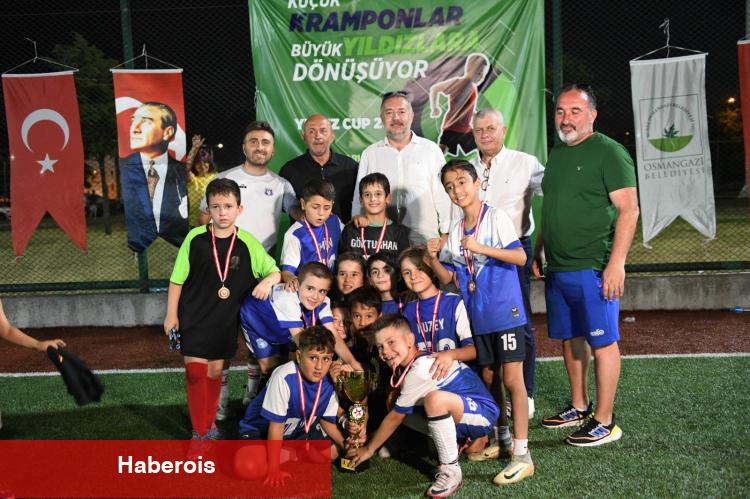 Yıldız Cup 2025 Futbol Turnuvası’nda kupalar sahiplerini buldu - Haberois Yıldız Cup 2025 Futbol Turnuvası’nda kupalar sahiplerini buldu